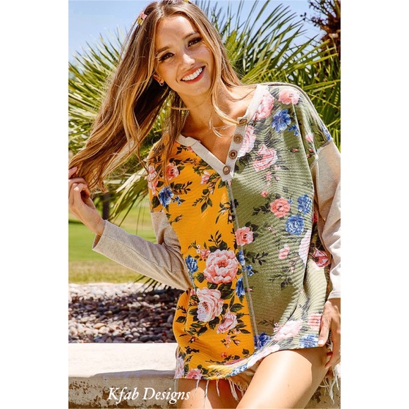 ❤️LAST ONE!  V Neck Floral Soft Color Block Henley Top! - Picture 2 of 15
